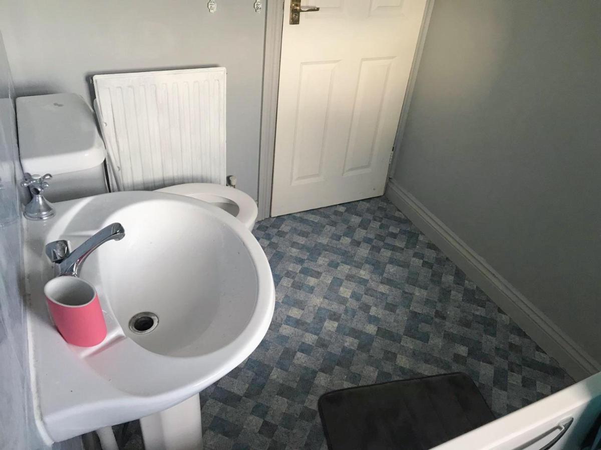 Chani Place Northampton Luaran gambar