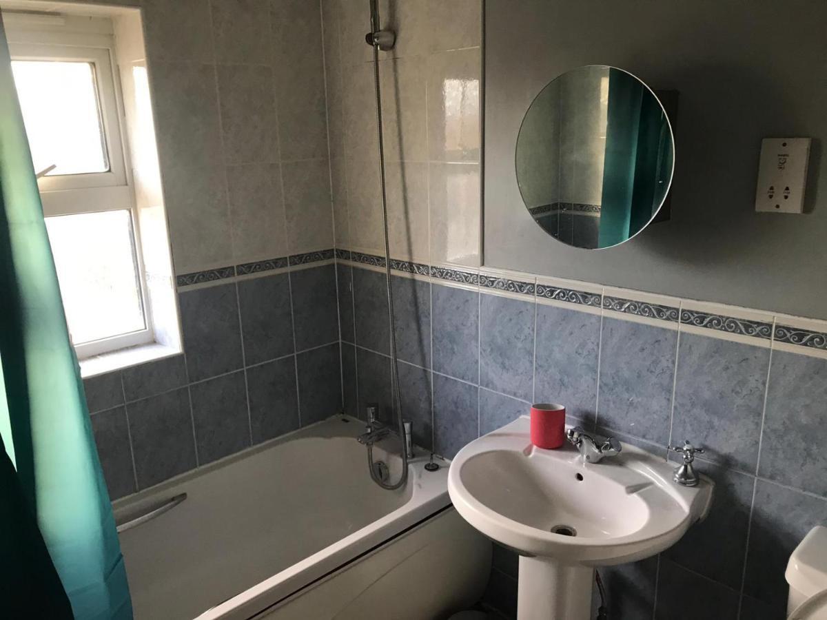 Chani Place Northampton Luaran gambar