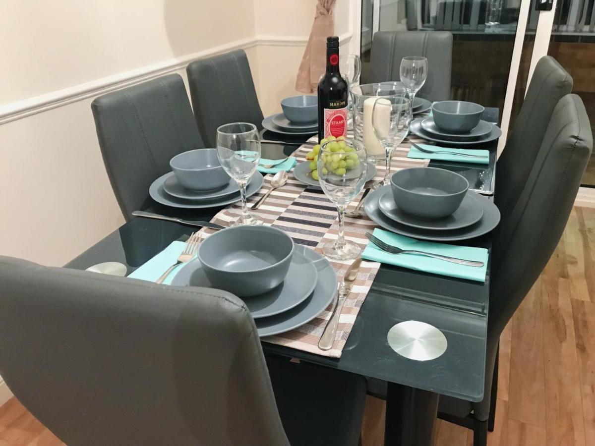 Chani Place Northampton Luaran gambar